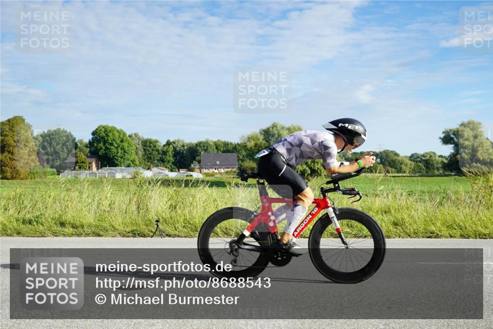 31.08.2025 - Elbe Triathlon Hamburg Michael Burmester http://msf.ph/oto/8688543 31.08.2025 09:02:17 Radfahren 333, 467, 554 meine-sportfotos.de
