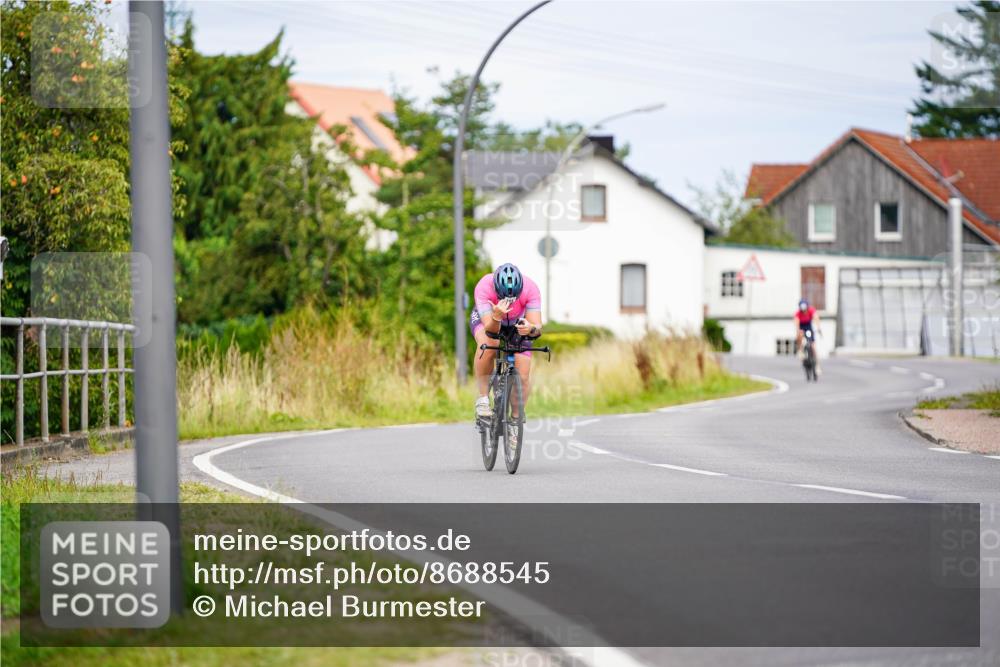 31.08.2025 - Elbe Triathlon Hamburg Michael Burmester http://msf.ph/oto/8688545 31.08.2025 15:51:39 Radfahren  meine-sportfotos.de