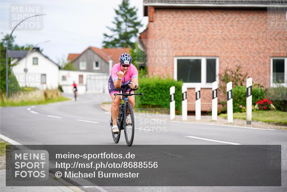 31.08.2025 - Elbe Triathlon Hamburg Michael Burmester http://msf.ph/oto/8688556 31.08.2025 15:51:41 Radfahren  meine-sportfotos.de