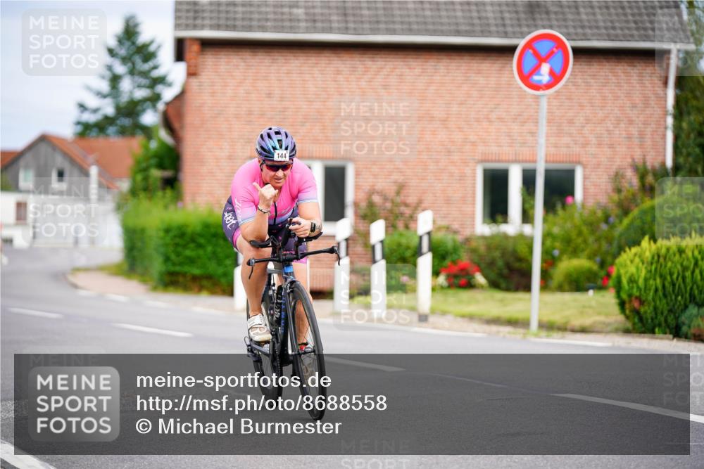 31.08.2025 - Elbe Triathlon Hamburg Michael Burmester http://msf.ph/oto/8688558 31.08.2025 15:51:41 Radfahren  meine-sportfotos.de