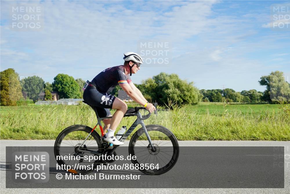 31.08.2025 - Elbe Triathlon Hamburg Michael Burmester http://msf.ph/oto/8688564 31.08.2025 09:02:36 Radfahren 184 meine-sportfotos.de