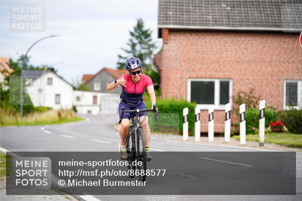 31.08.2025 - Elbe Triathlon Hamburg Michael Burmester http://msf.ph/oto/8688577 31.08.2025 15:51:50 Radfahren  meine-sportfotos.de