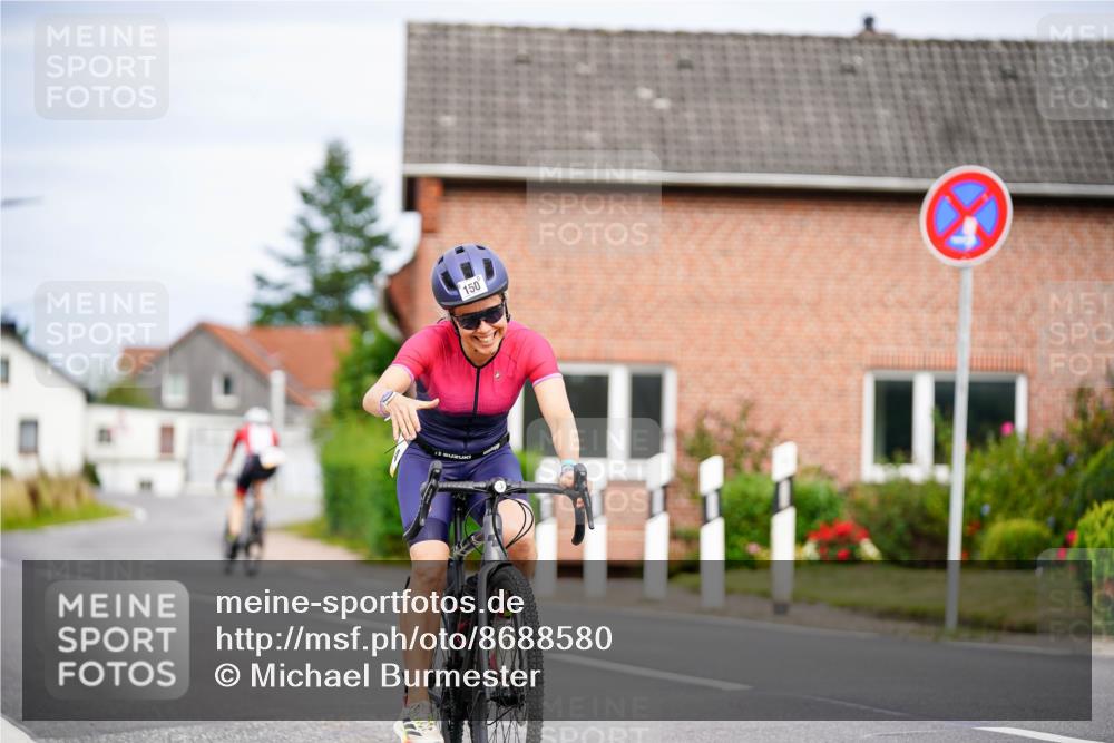 31.08.2025 - Elbe Triathlon Hamburg Michael Burmester http://msf.ph/oto/8688580 31.08.2025 15:51:51 Radfahren  meine-sportfotos.de