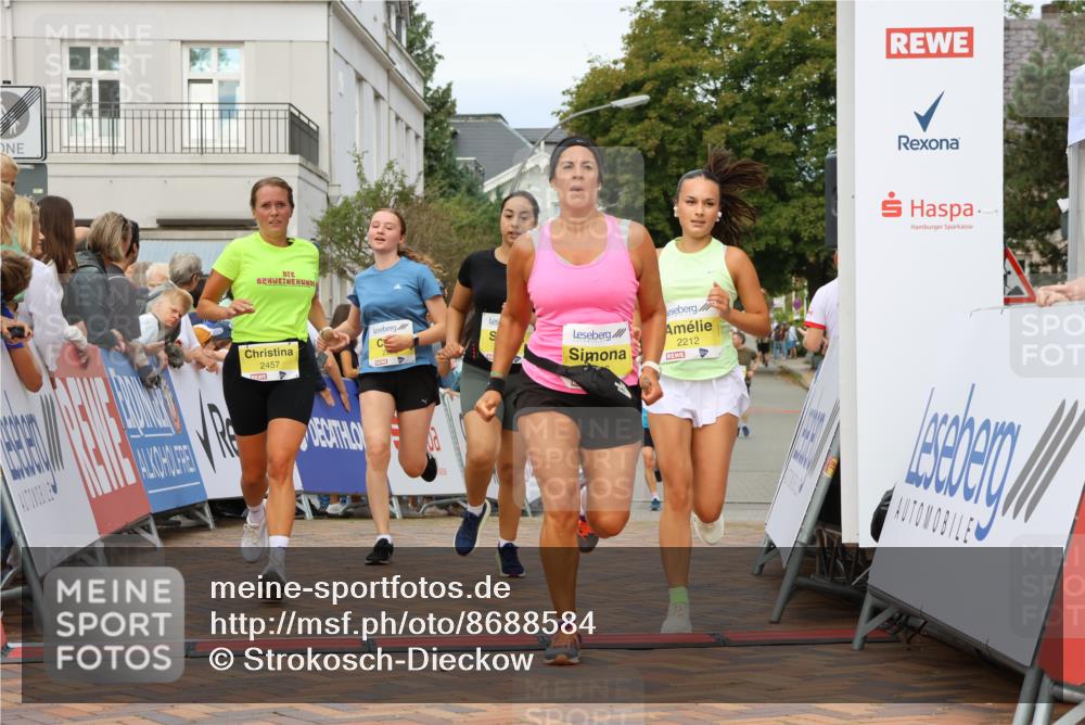 31.08.2025 - 21. Blankeneser Heldenlauf Strokosch-Dieckow http://msf.ph/oto/8688584 31.08.2025 10:29:02 Ziel 2719, 2246, 2035, 2457, 2212, 2143, 2230, 2381 meine-sportfotos.de