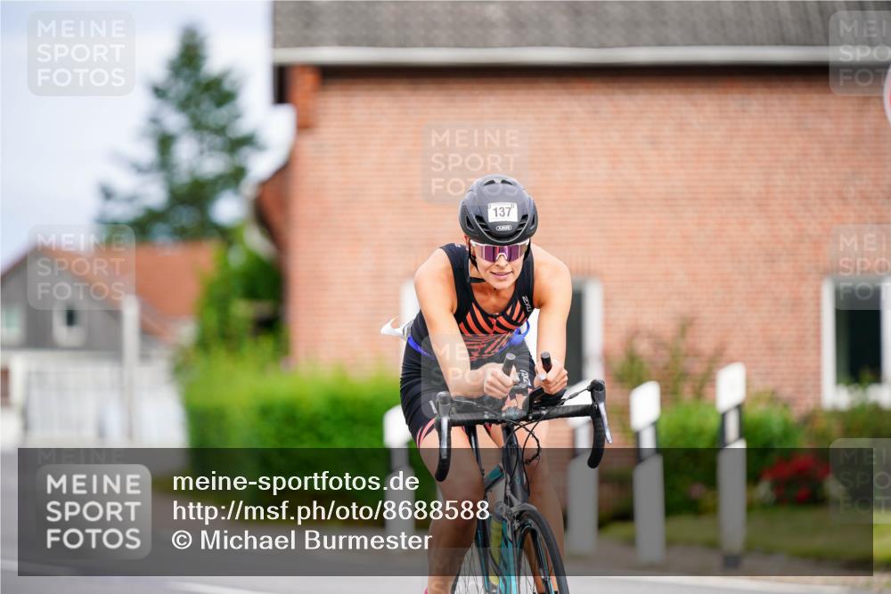 31.08.2025 - Elbe Triathlon Hamburg Michael Burmester http://msf.ph/oto/8688588 31.08.2025 15:52:05 Radfahren  meine-sportfotos.de