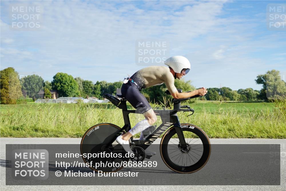 31.08.2025 - Elbe Triathlon Hamburg Michael Burmester http://msf.ph/oto/8688589 31.08.2025 09:03:53 Radfahren 200, 232, 238, 535 meine-sportfotos.de