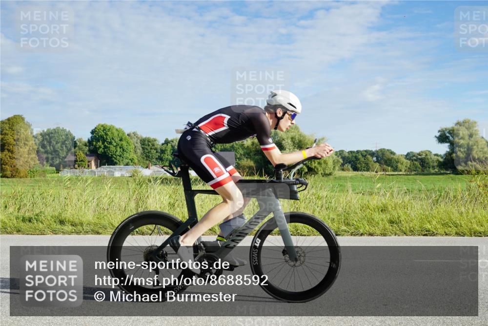31.08.2025 - Elbe Triathlon Hamburg Michael Burmester http://msf.ph/oto/8688592 31.08.2025 09:03:55 Radfahren 200, 232, 238, 535 meine-sportfotos.de