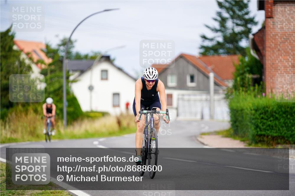 31.08.2025 - Elbe Triathlon Hamburg Michael Burmester http://msf.ph/oto/8688600 31.08.2025 15:52:16 Radfahren  meine-sportfotos.de