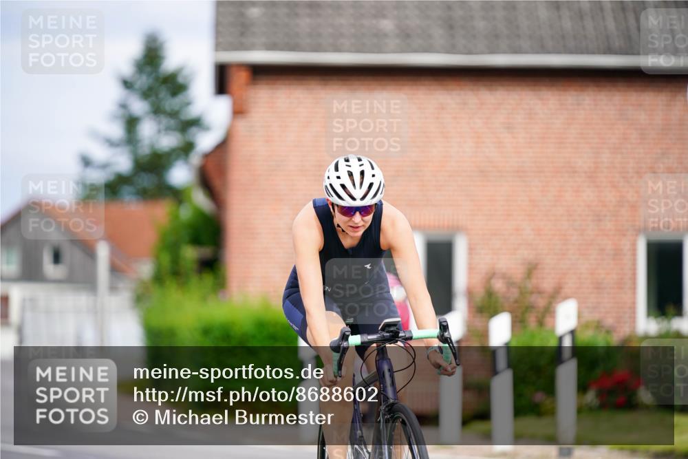 31.08.2025 - Elbe Triathlon Hamburg Michael Burmester http://msf.ph/oto/8688602 31.08.2025 15:52:17 Radfahren  meine-sportfotos.de