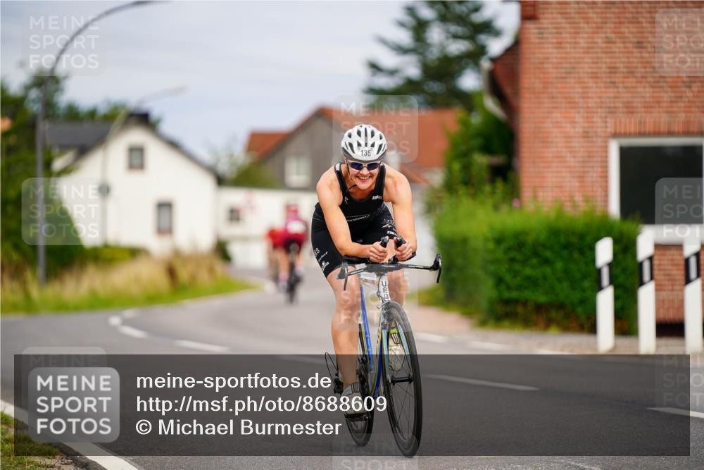 31.08.2025 - Elbe Triathlon Hamburg Michael Burmester http://msf.ph/oto/8688609 31.08.2025 15:52:20 Radfahren  meine-sportfotos.de