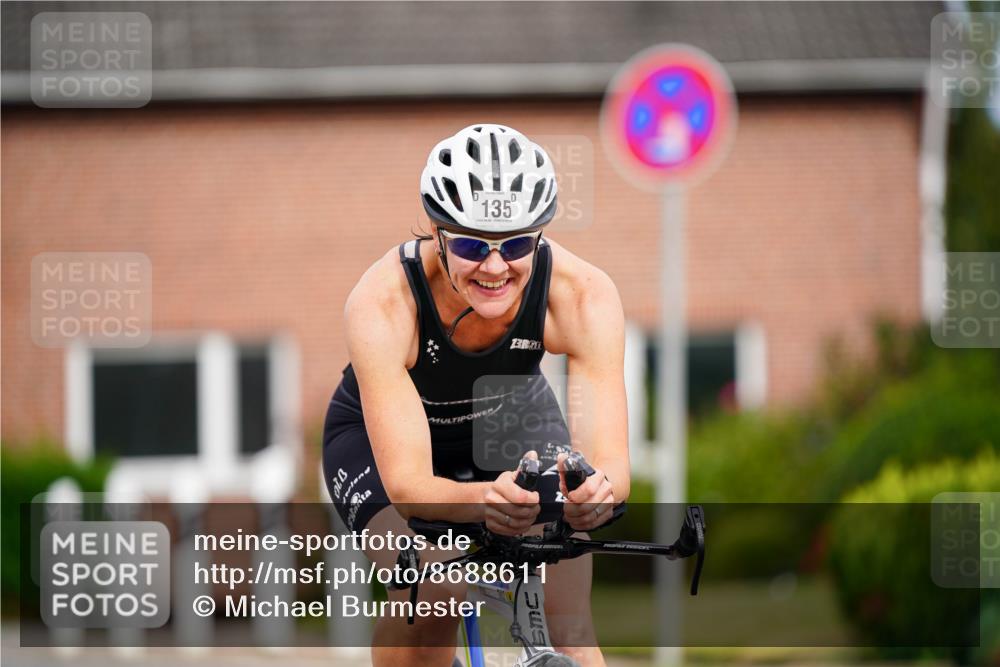 31.08.2025 - Elbe Triathlon Hamburg Michael Burmester http://msf.ph/oto/8688611 31.08.2025 15:52:21 Radfahren  meine-sportfotos.de