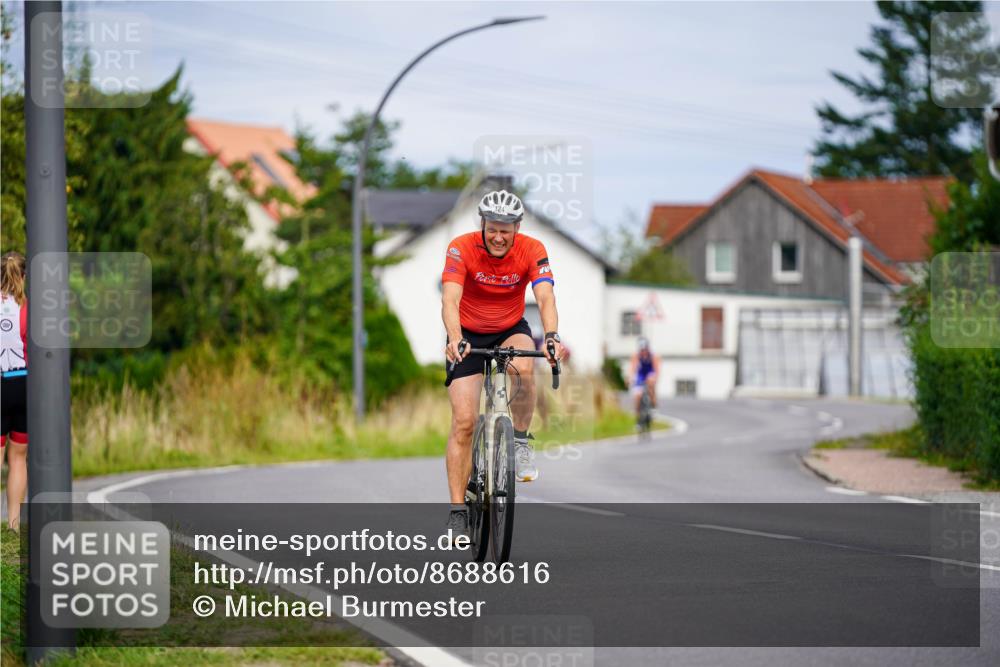 31.08.2025 - Elbe Triathlon Hamburg Michael Burmester http://msf.ph/oto/8688616 31.08.2025 15:52:29 Radfahren  meine-sportfotos.de