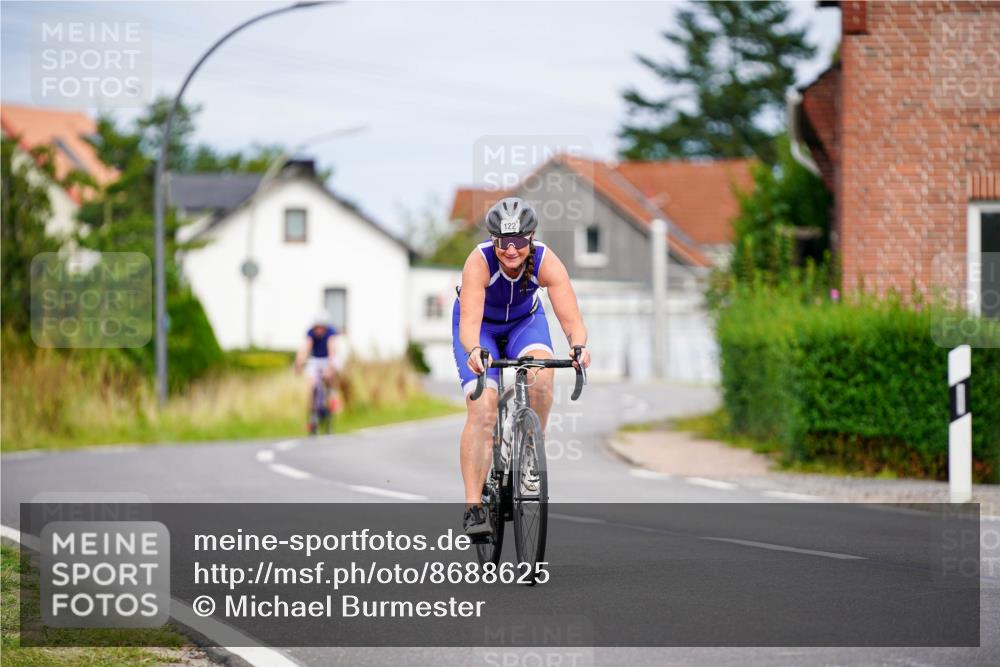 31.08.2025 - Elbe Triathlon Hamburg Michael Burmester http://msf.ph/oto/8688625 31.08.2025 15:52:36 Radfahren  meine-sportfotos.de