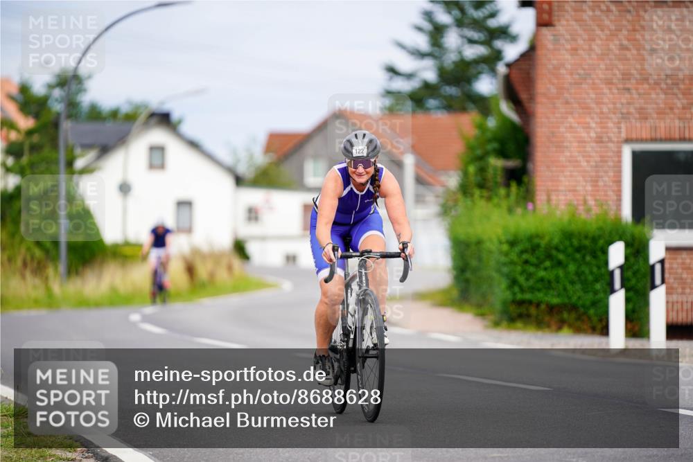 31.08.2025 - Elbe Triathlon Hamburg Michael Burmester http://msf.ph/oto/8688628 31.08.2025 15:52:36 Radfahren  meine-sportfotos.de