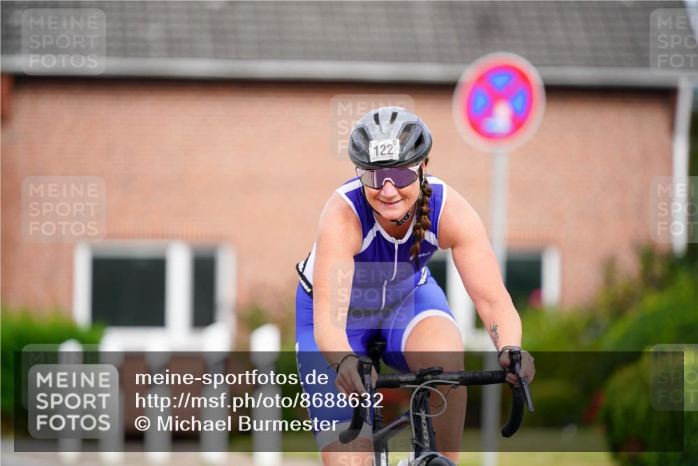 31.08.2025 - Elbe Triathlon Hamburg Michael Burmester http://msf.ph/oto/8688632 31.08.2025 15:52:38 Radfahren  meine-sportfotos.de