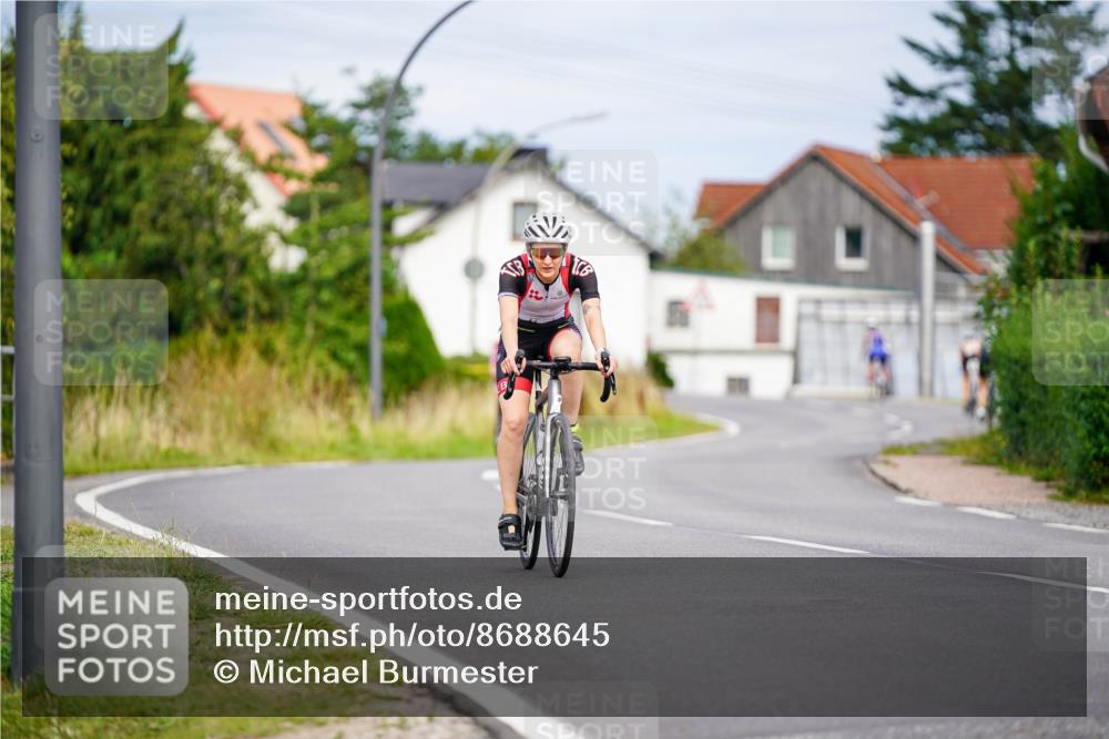 31.08.2025 - Elbe Triathlon Hamburg Michael Burmester http://msf.ph/oto/8688645 31.08.2025 15:54:30 Radfahren  meine-sportfotos.de