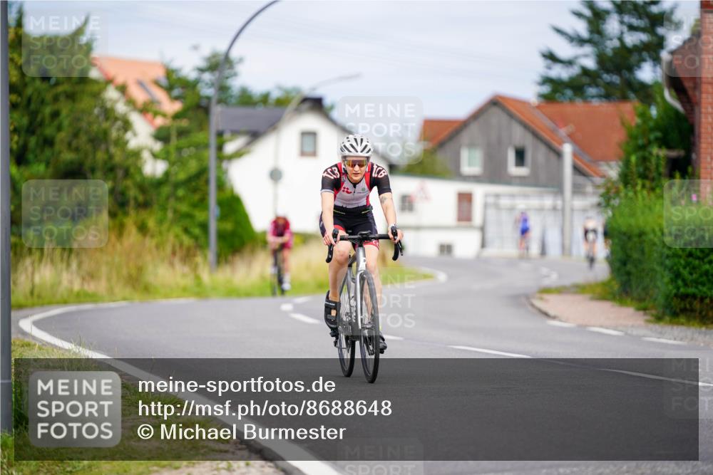31.08.2025 - Elbe Triathlon Hamburg Michael Burmester http://msf.ph/oto/8688648 31.08.2025 15:54:31 Radfahren  meine-sportfotos.de