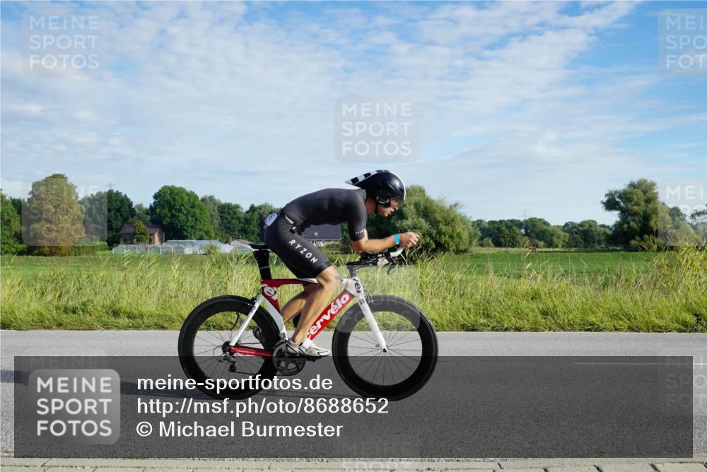 31.08.2025 - Elbe Triathlon Hamburg Michael Burmester http://msf.ph/oto/8688652 31.08.2025 09:06:32 Radfahren 367, 450, 543 meine-sportfotos.de