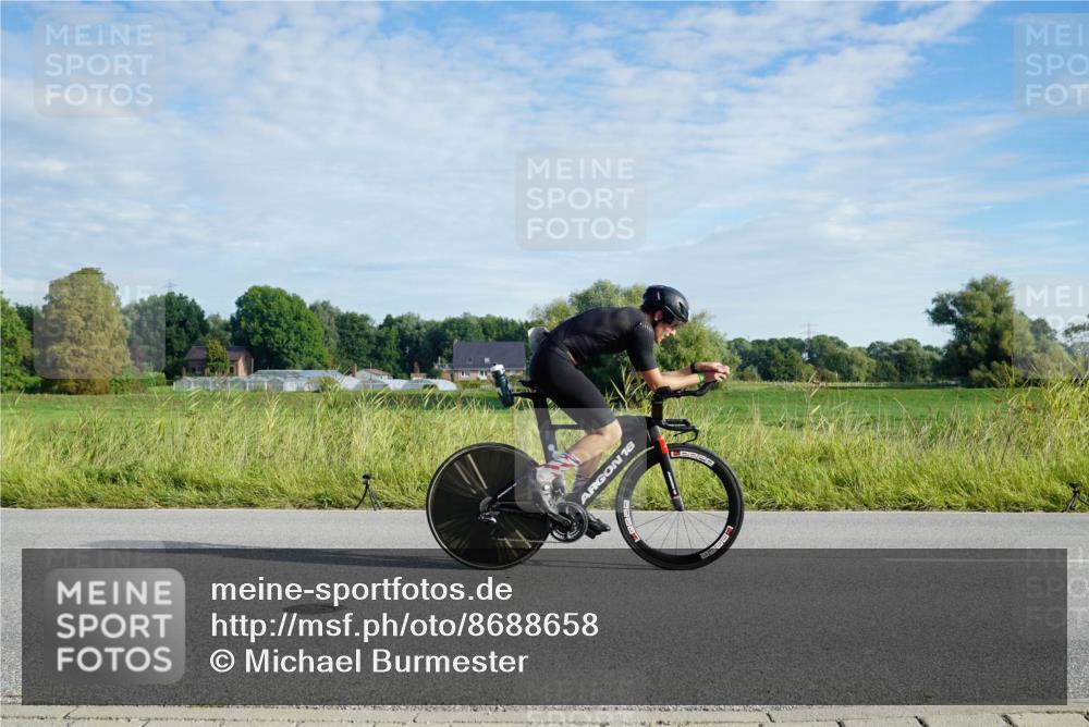 31.08.2025 - Elbe Triathlon Hamburg Michael Burmester http://msf.ph/oto/8688658 31.08.2025 09:06:37 Radfahren 450, 543 meine-sportfotos.de