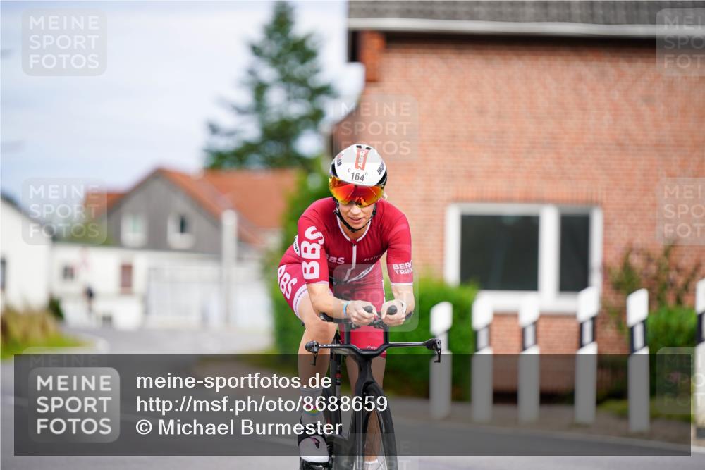 31.08.2025 - Elbe Triathlon Hamburg Michael Burmester http://msf.ph/oto/8688659 31.08.2025 15:54:36 Radfahren  meine-sportfotos.de