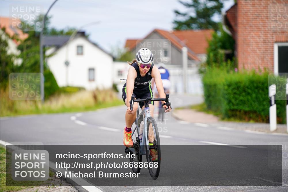 31.08.2025 - Elbe Triathlon Hamburg Michael Burmester http://msf.ph/oto/8688668 31.08.2025 15:55:19 Radfahren  meine-sportfotos.de