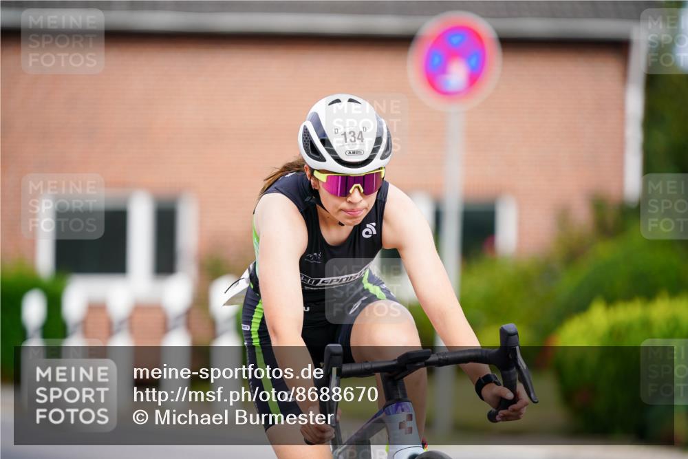 31.08.2025 - Elbe Triathlon Hamburg Michael Burmester http://msf.ph/oto/8688670 31.08.2025 15:55:21 Radfahren  meine-sportfotos.de
