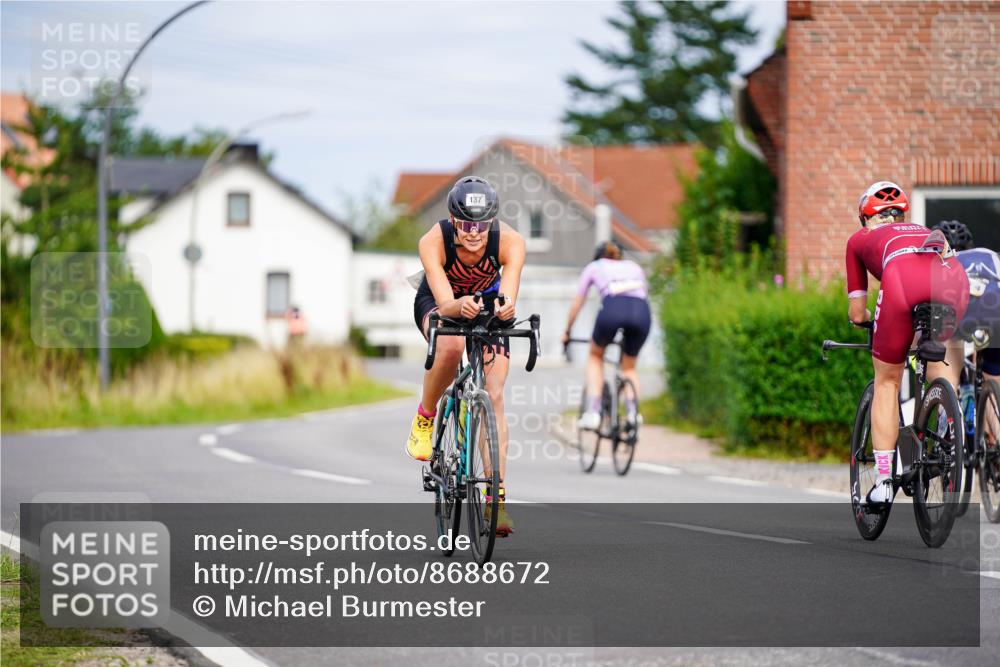 31.08.2025 - Elbe Triathlon Hamburg Michael Burmester http://msf.ph/oto/8688672 31.08.2025 15:56:24 Radfahren  meine-sportfotos.de
