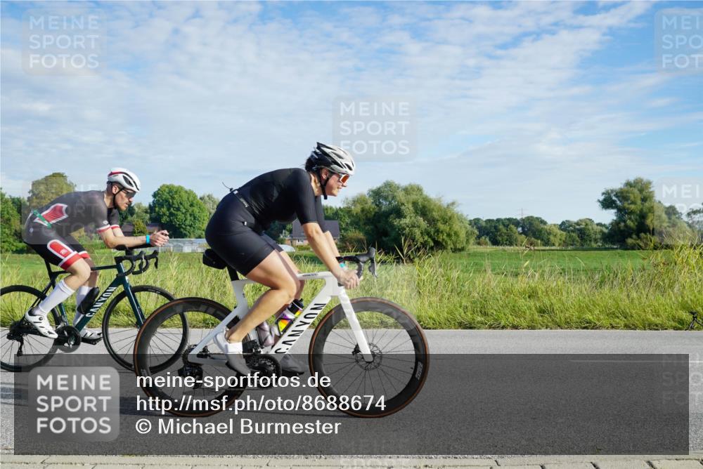 31.08.2025 - Elbe Triathlon Hamburg Michael Burmester http://msf.ph/oto/8688674 31.08.2025 09:07:13 Radfahren 242, 283, 300, 304, 314, 340, 342, 441 meine-sportfotos.de