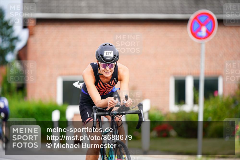 31.08.2025 - Elbe Triathlon Hamburg Michael Burmester http://msf.ph/oto/8688679 31.08.2025 15:56:25 Radfahren  meine-sportfotos.de