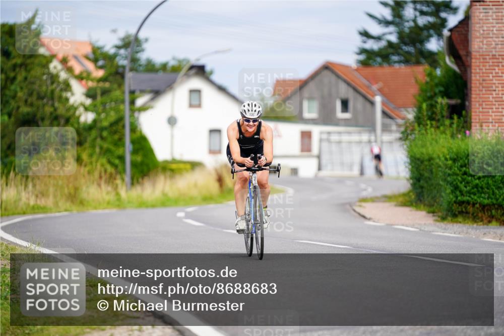 31.08.2025 - Elbe Triathlon Hamburg Michael Burmester http://msf.ph/oto/8688683 31.08.2025 15:56:51 Radfahren  meine-sportfotos.de