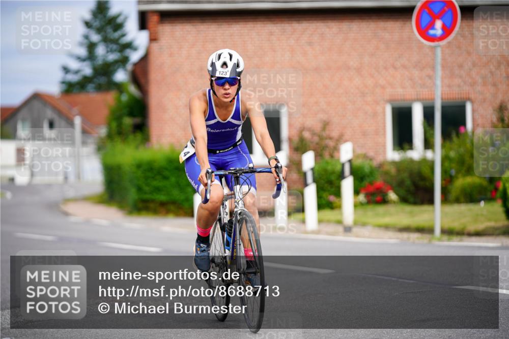 31.08.2025 - Elbe Triathlon Hamburg Michael Burmester http://msf.ph/oto/8688713 31.08.2025 15:57:13 Radfahren  meine-sportfotos.de