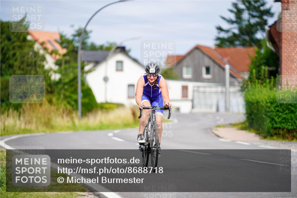 31.08.2025 - Elbe Triathlon Hamburg Michael Burmester http://msf.ph/oto/8688718 31.08.2025 15:57:41 Radfahren  meine-sportfotos.de
