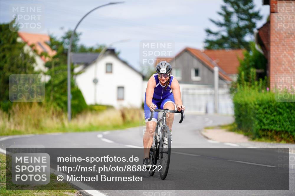 31.08.2025 - Elbe Triathlon Hamburg Michael Burmester http://msf.ph/oto/8688722 31.08.2025 15:57:42 Radfahren  meine-sportfotos.de