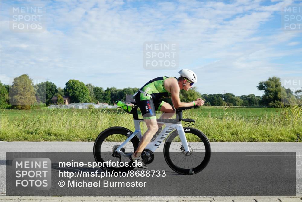 31.08.2025 - Elbe Triathlon Hamburg Michael Burmester http://msf.ph/oto/8688733 31.08.2025 09:08:20 Radfahren 215, 264, 440, 449, 464, 553 meine-sportfotos.de