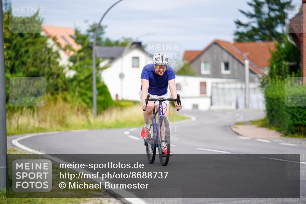 31.08.2025 - Elbe Triathlon Hamburg Michael Burmester http://msf.ph/oto/8688737 31.08.2025 15:58:25 Radfahren  meine-sportfotos.de