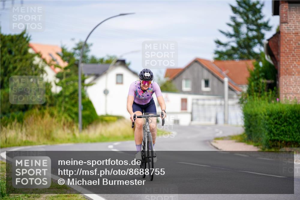 31.08.2025 - Elbe Triathlon Hamburg Michael Burmester http://msf.ph/oto/8688755 31.08.2025 15:58:53 Radfahren  meine-sportfotos.de