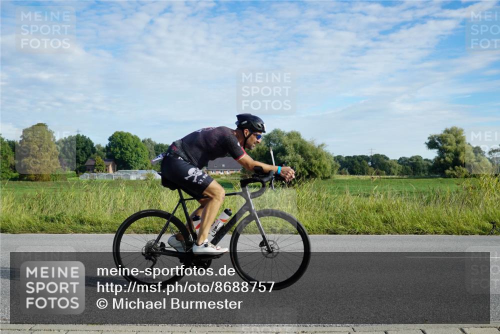 31.08.2025 - Elbe Triathlon Hamburg Michael Burmester http://msf.ph/oto/8688757 31.08.2025 09:08:54 Radfahren 325 meine-sportfotos.de