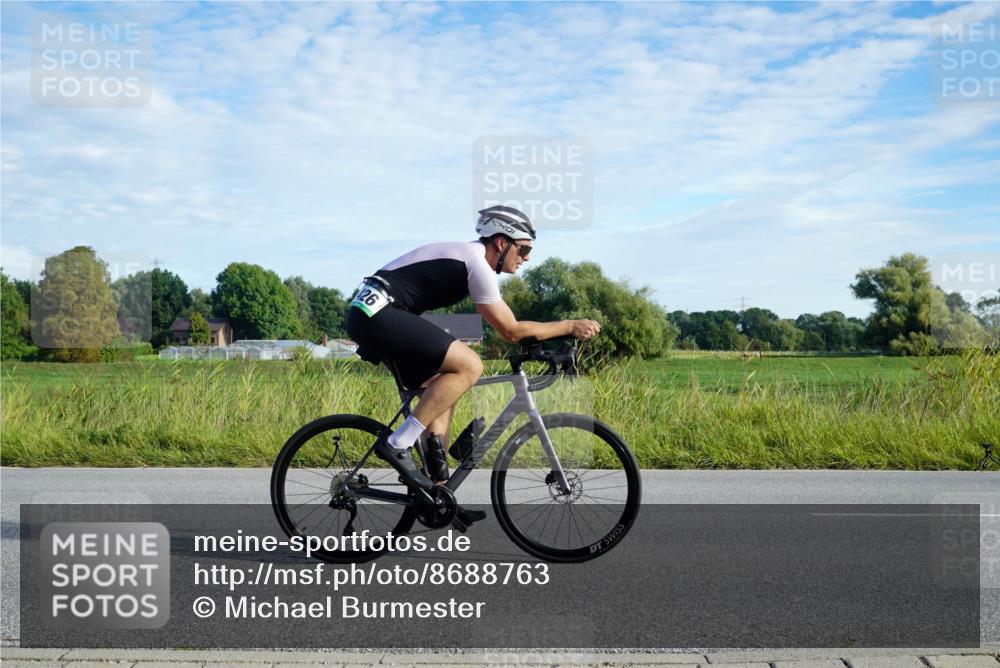31.08.2025 - Elbe Triathlon Hamburg Michael Burmester http://msf.ph/oto/8688763 31.08.2025 09:09:08 Radfahren 199, 302, 370, 426, 430 meine-sportfotos.de