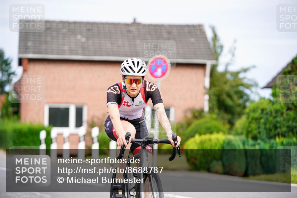 31.08.2025 - Elbe Triathlon Hamburg Michael Burmester http://msf.ph/oto/8688787 31.08.2025 15:59:24 Radfahren  meine-sportfotos.de