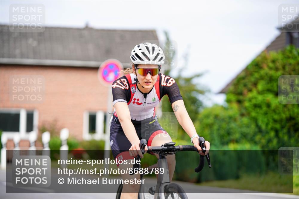 31.08.2025 - Elbe Triathlon Hamburg Michael Burmester http://msf.ph/oto/8688789 31.08.2025 15:59:24 Radfahren  meine-sportfotos.de