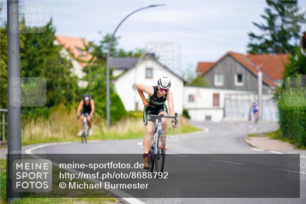 31.08.2025 - Elbe Triathlon Hamburg Michael Burmester http://msf.ph/oto/8688792 31.08.2025 15:59:46 Radfahren  meine-sportfotos.de