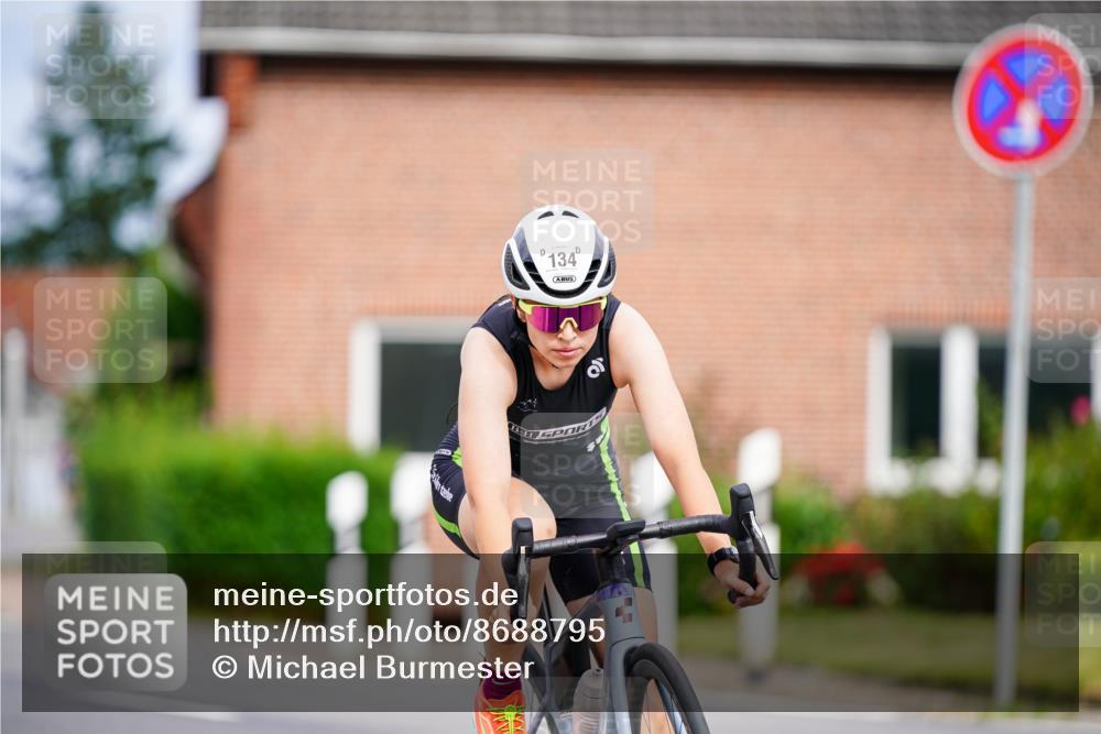 31.08.2025 - Elbe Triathlon Hamburg Michael Burmester http://msf.ph/oto/8688795 31.08.2025 15:59:48 Radfahren  meine-sportfotos.de