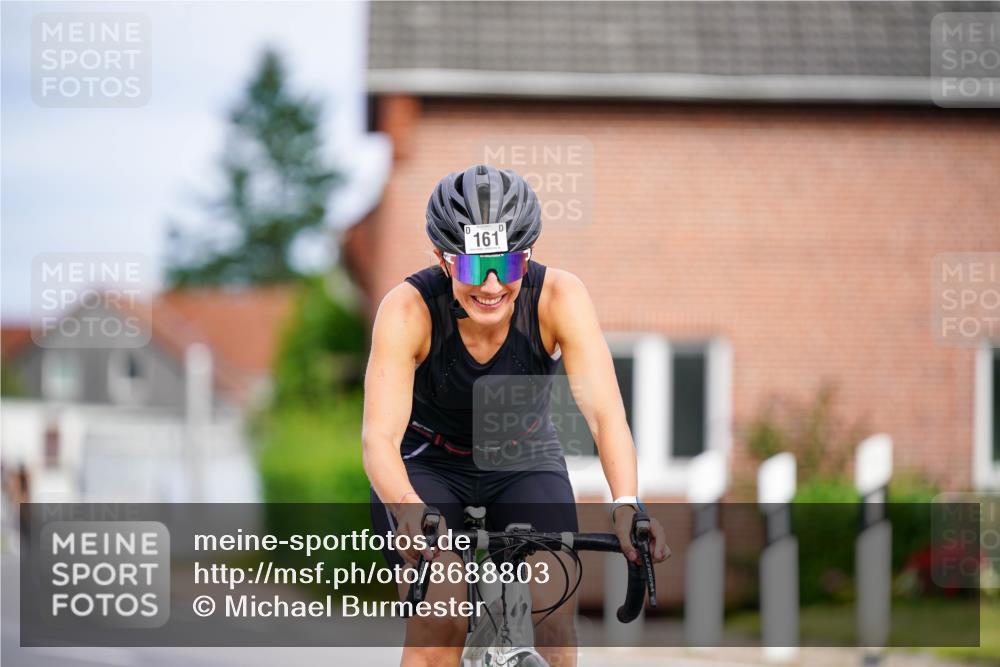 31.08.2025 - Elbe Triathlon Hamburg Michael Burmester http://msf.ph/oto/8688803 31.08.2025 15:59:52 Radfahren  meine-sportfotos.de