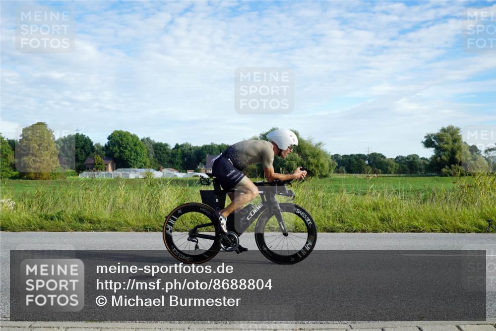 31.08.2025 - Elbe Triathlon Hamburg Michael Burmester http://msf.ph/oto/8688804 31.08.2025 09:10:16 Radfahren 177, 198, 548 meine-sportfotos.de