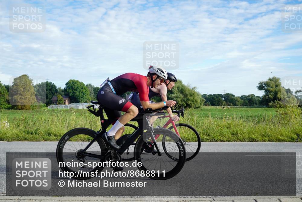 31.08.2025 - Elbe Triathlon Hamburg Michael Burmester http://msf.ph/oto/8688811 31.08.2025 09:10:24 Radfahren 180, 335, 470 meine-sportfotos.de
