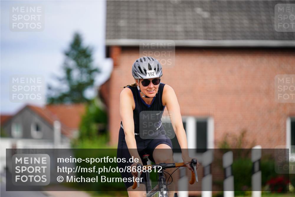 31.08.2025 - Elbe Triathlon Hamburg Michael Burmester http://msf.ph/oto/8688812 31.08.2025 16:00:01 Radfahren  meine-sportfotos.de