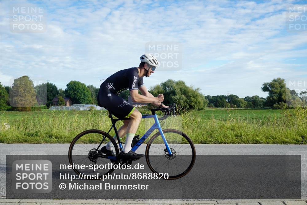 31.08.2025 - Elbe Triathlon Hamburg Michael Burmester http://msf.ph/oto/8688820 31.08.2025 09:10:41 Radfahren 185, 267, 309, 376, 435, 523 meine-sportfotos.de