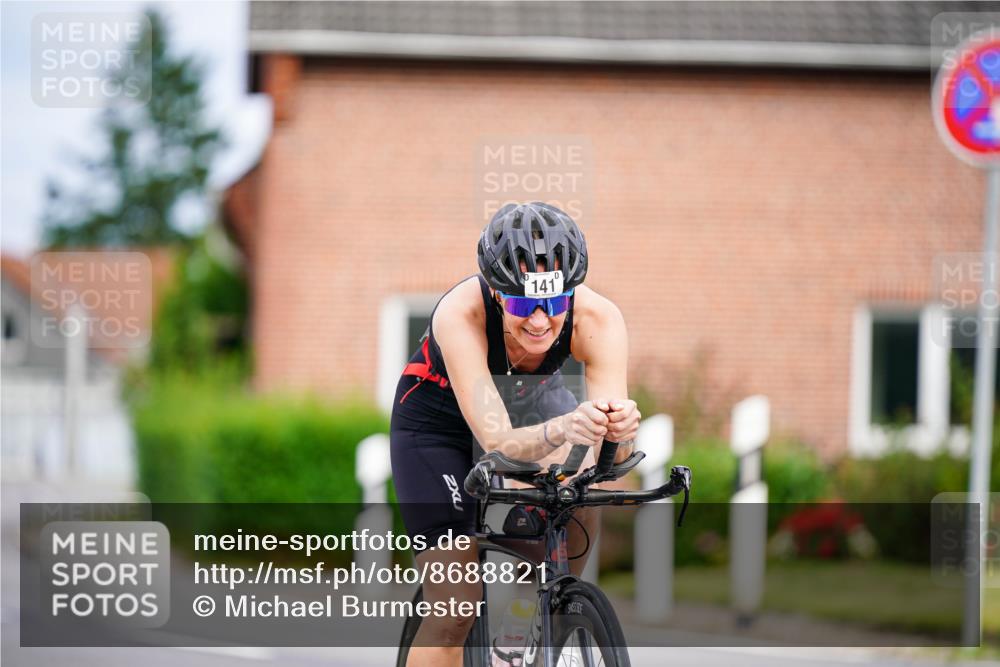 31.08.2025 - Elbe Triathlon Hamburg Michael Burmester http://msf.ph/oto/8688821 31.08.2025 16:00:43 Radfahren  meine-sportfotos.de