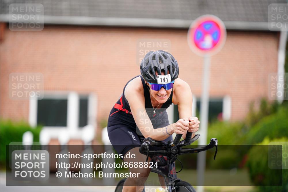 31.08.2025 - Elbe Triathlon Hamburg Michael Burmester http://msf.ph/oto/8688824 31.08.2025 16:00:44 Radfahren  meine-sportfotos.de