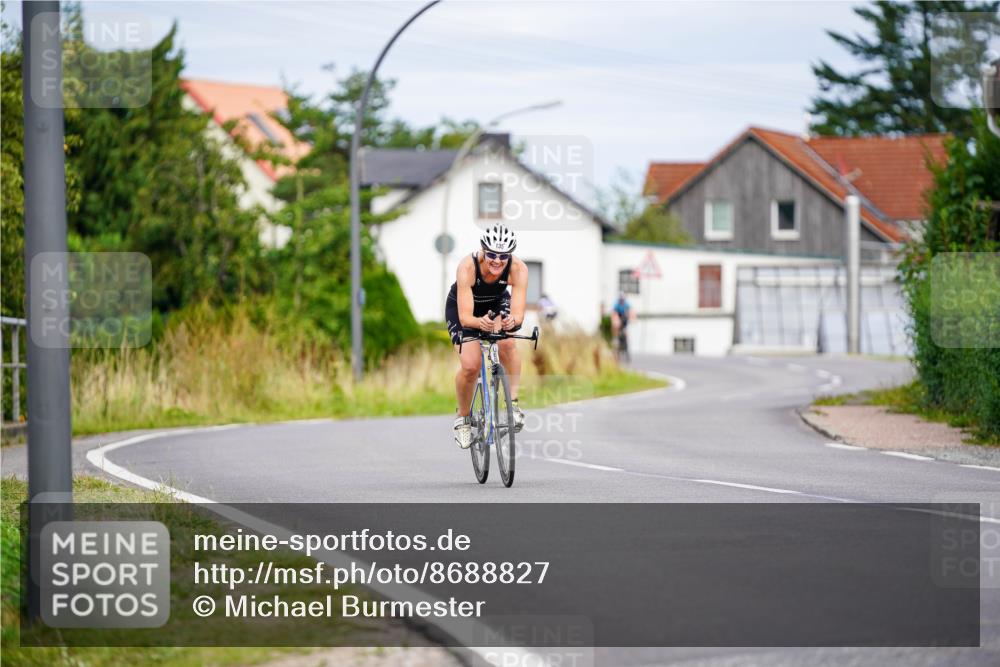 31.08.2025 - Elbe Triathlon Hamburg Michael Burmester http://msf.ph/oto/8688827 31.08.2025 16:01:32 Radfahren  meine-sportfotos.de